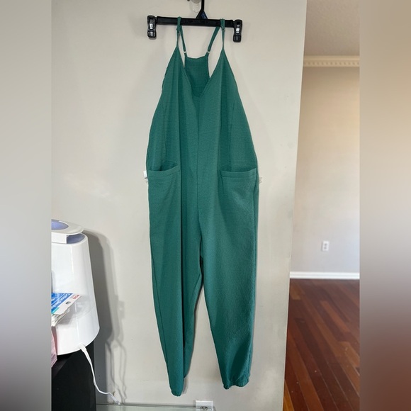 no brand Pants - Green Women's Textured Jumpsuit with Pockets